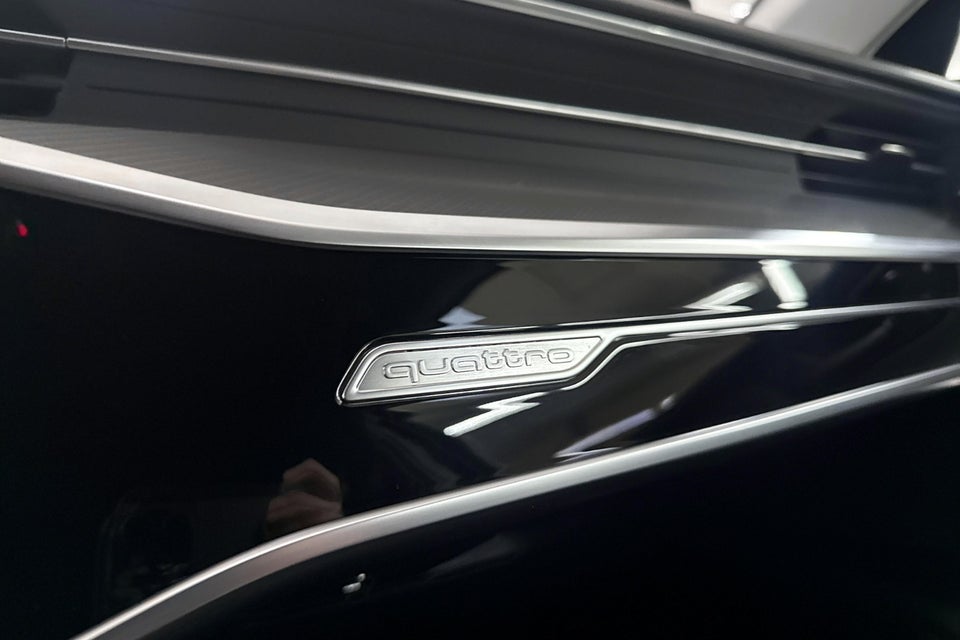 Audi A6 50 TFSi e Sport quattro S-tr. 4d