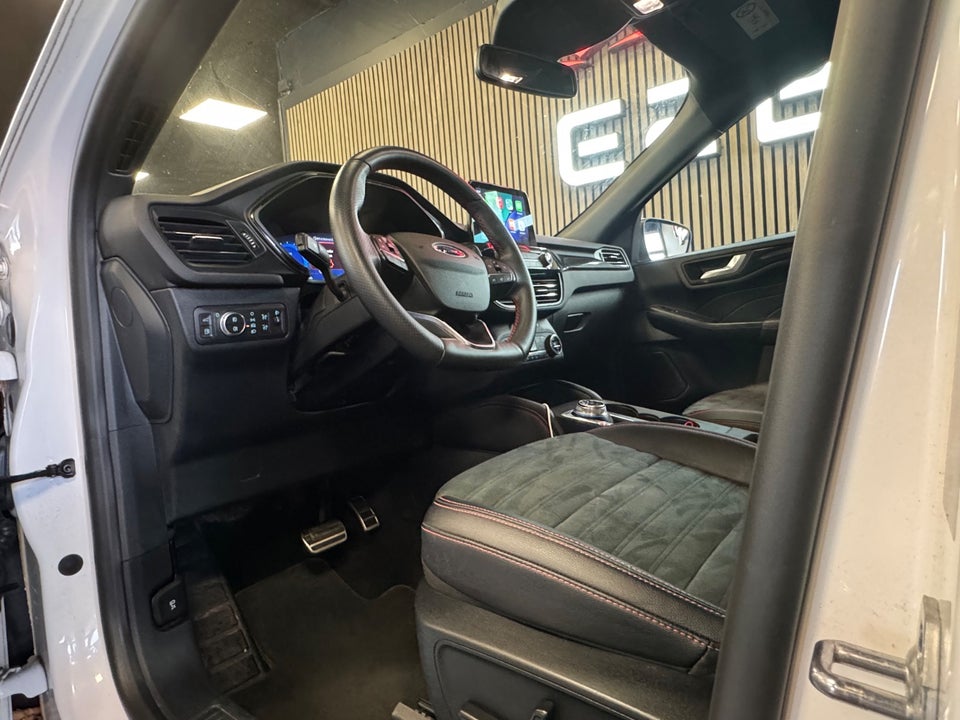 Ford Kuga 2,5 PHEV ST-Line X CVT 5d