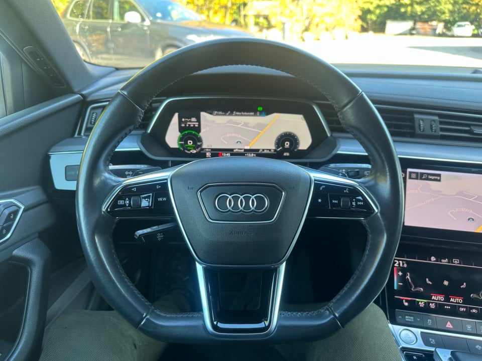 Audi e-tron 55 quattro 5d