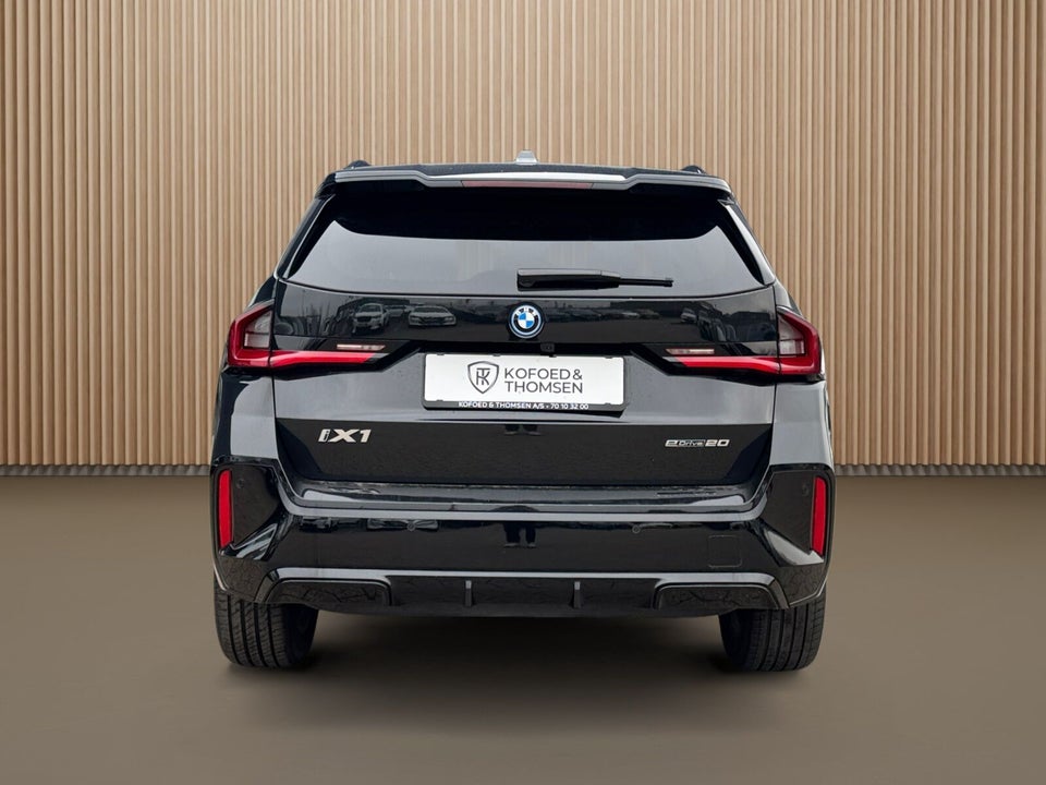 BMW iX1 eDrive20 Fully Charged M-Sport 5d