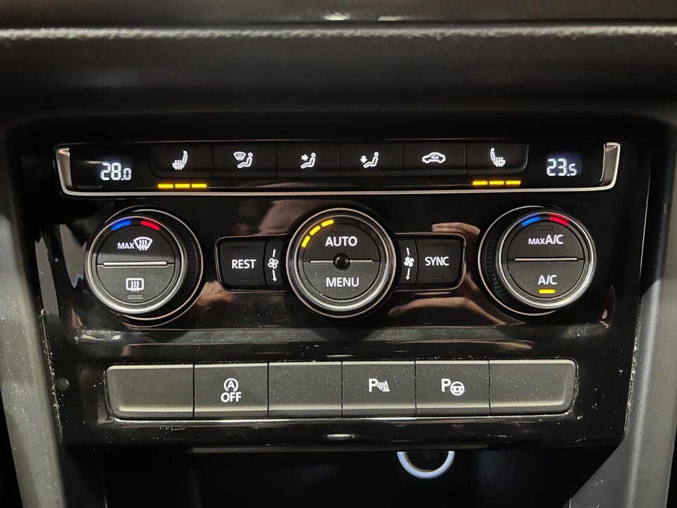 VW Touran 1,6 TDi 115 IQ.Drive DSG 7prs 5d