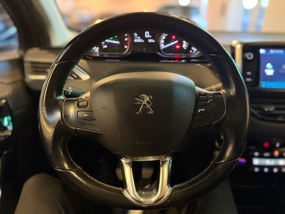 Peugeot 208 1,6 BlueHDi 100 Allure Sky 5d