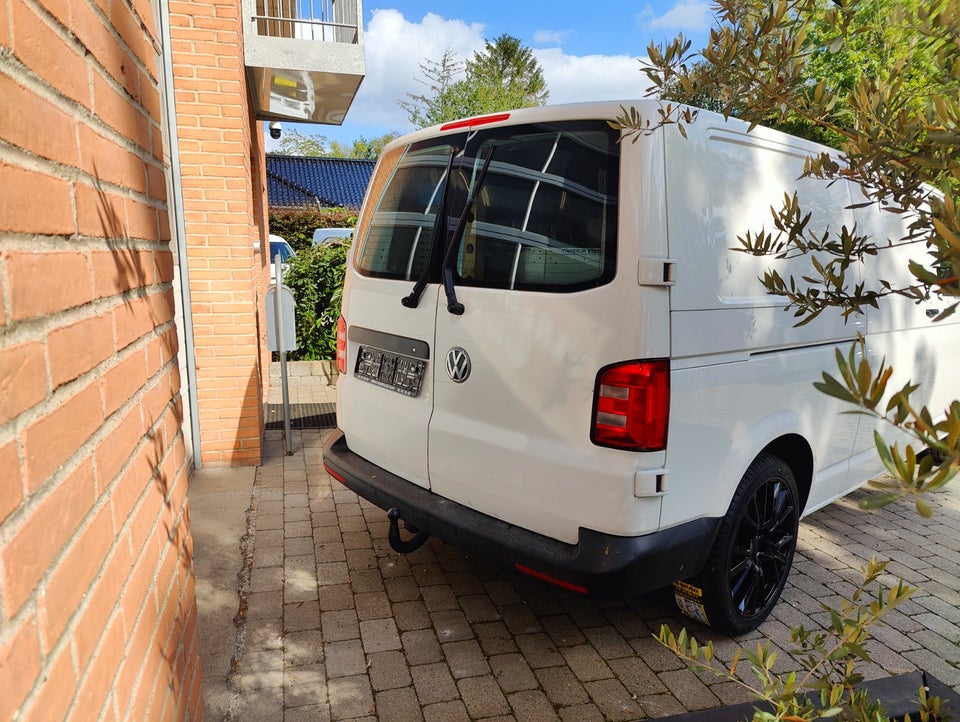 VW Transporter 2,0 TDi 150 Kassevogn DSG lang