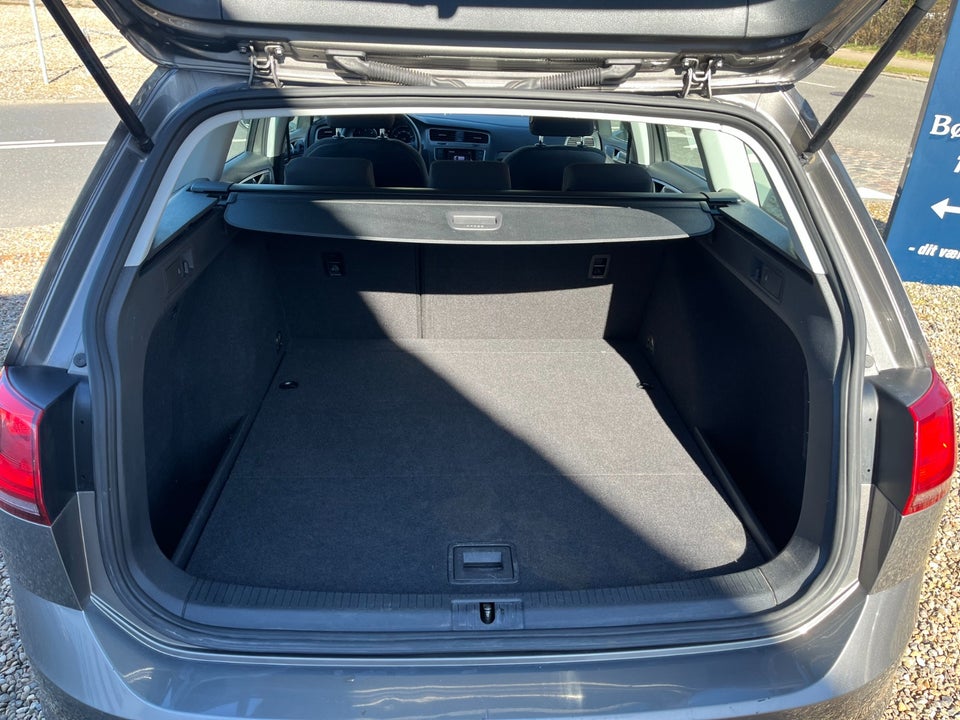 VW Golf VII 1,6 TDi 110 BlueMotion Variant 5d