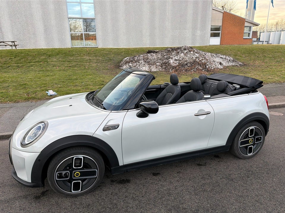 MINI Cooper SE Cabriolet 2d