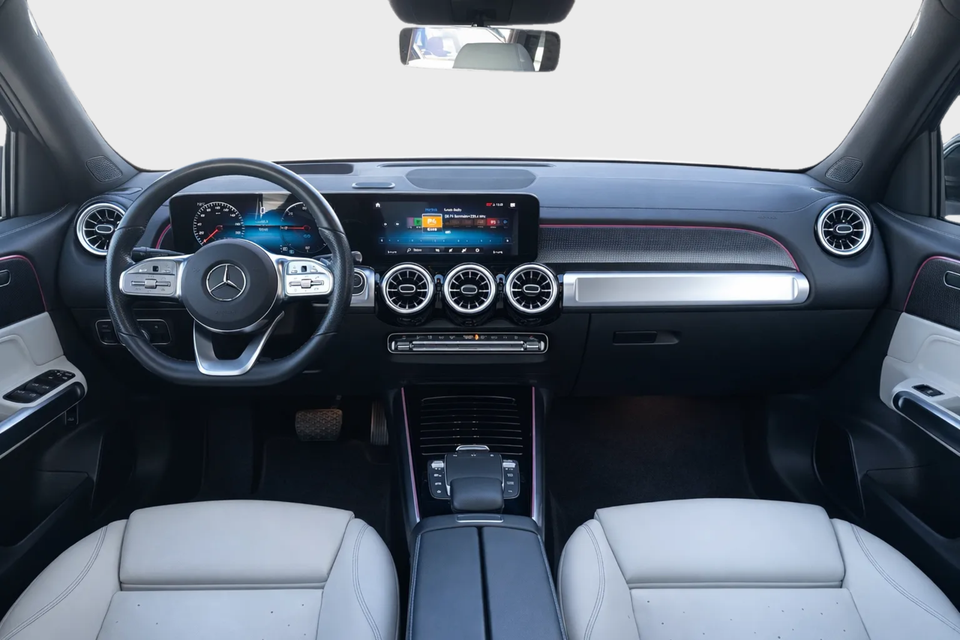 Mercedes EQB300 AMG Line 4Matic 5d