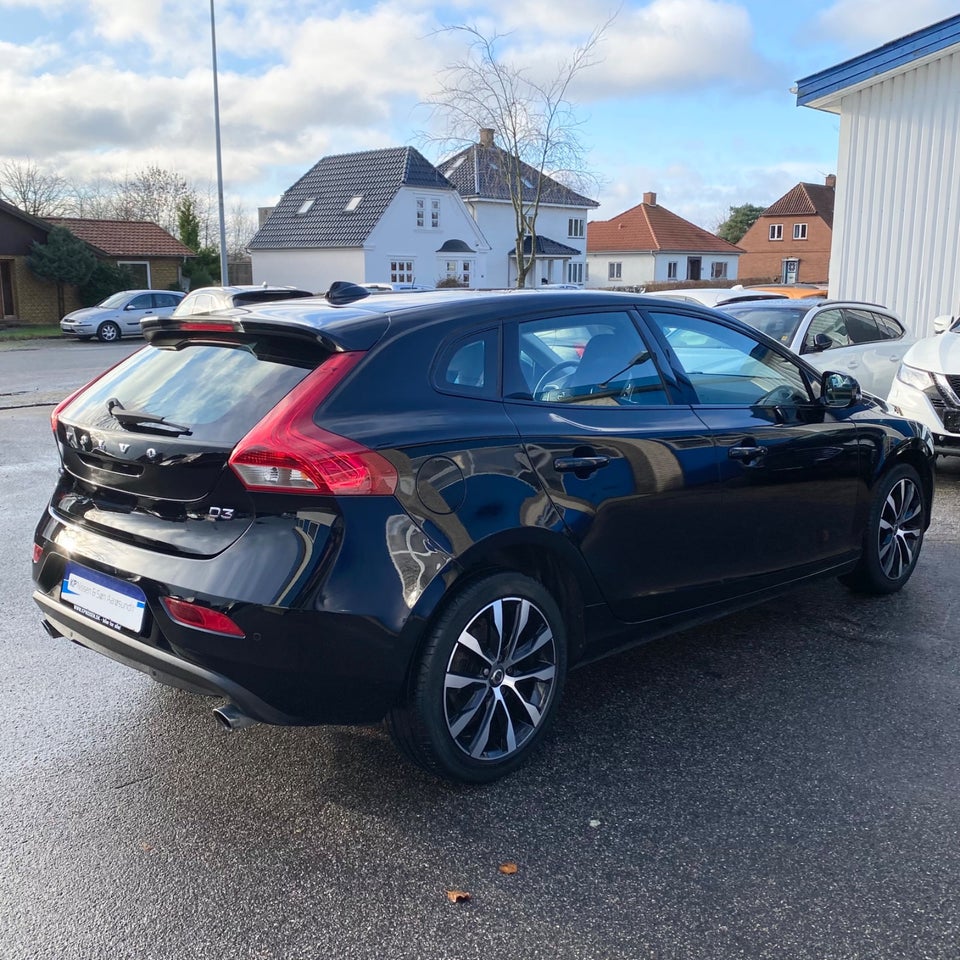 Volvo V40 2,0 D3 150 Momentum 5d