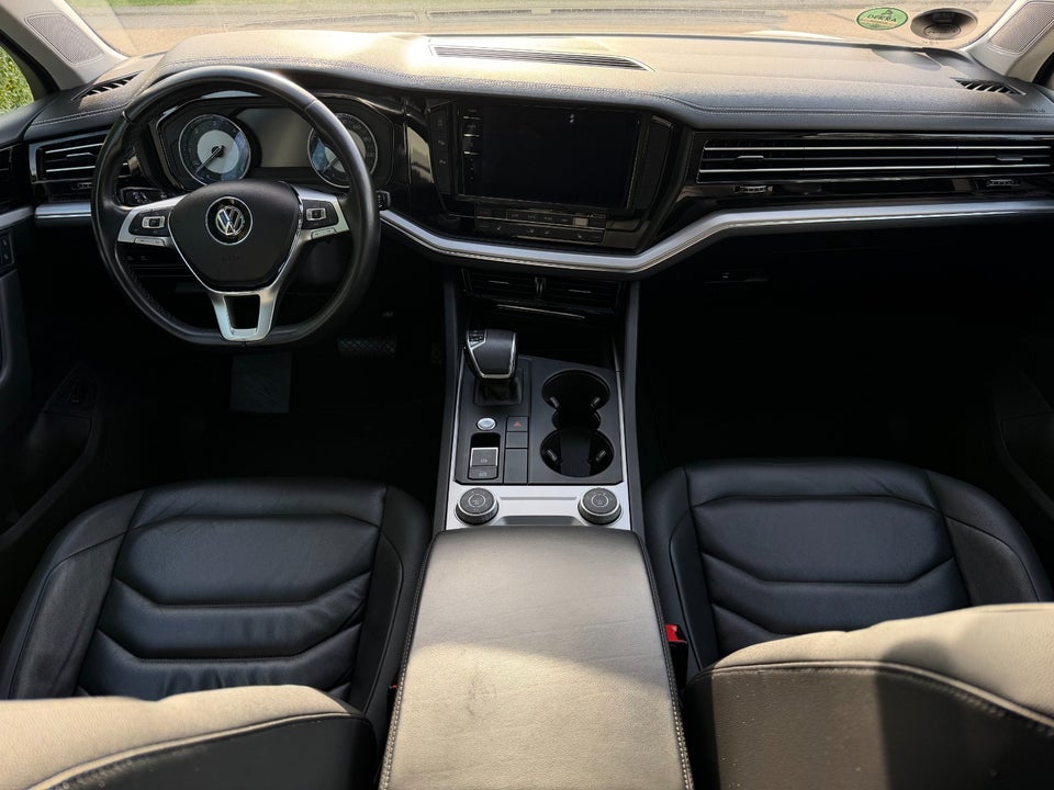 VW Touareg 3,0 TDi 286 Elegance aut. 4Motion 5d