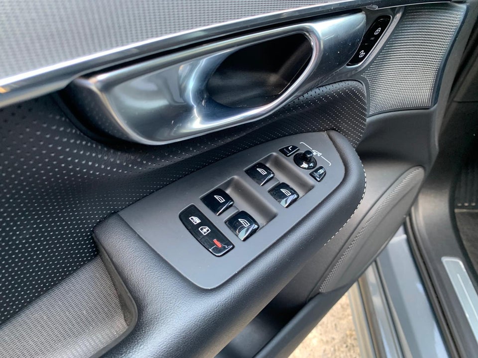 Volvo XC90 2,0 T8 ReCharge R-Design aut. AWD 7prs 5d