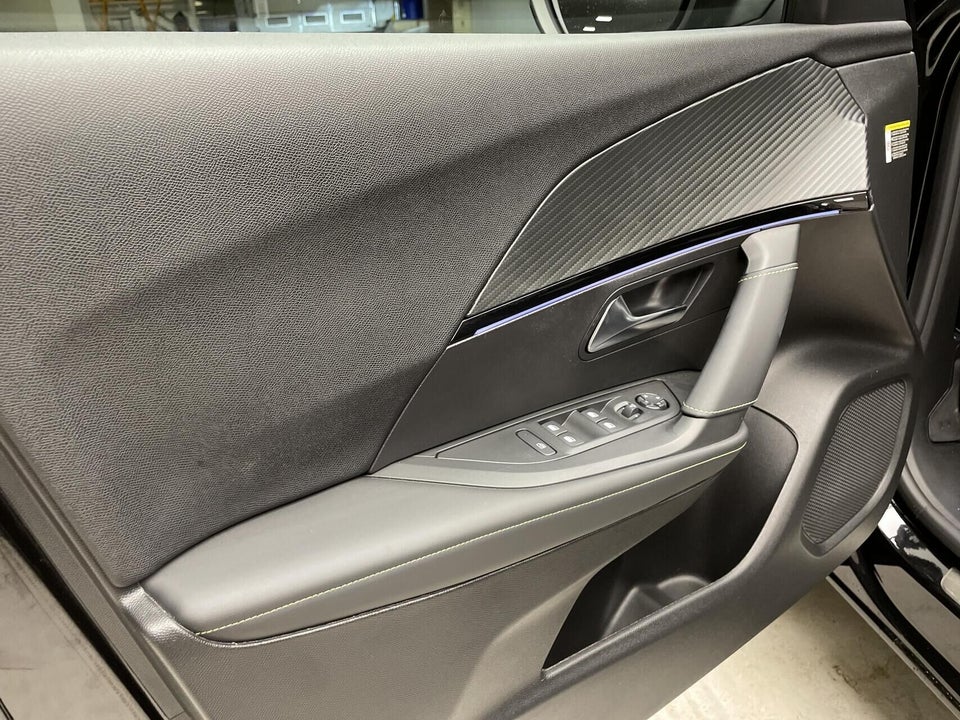 Peugeot e-2008 54 GT 5d