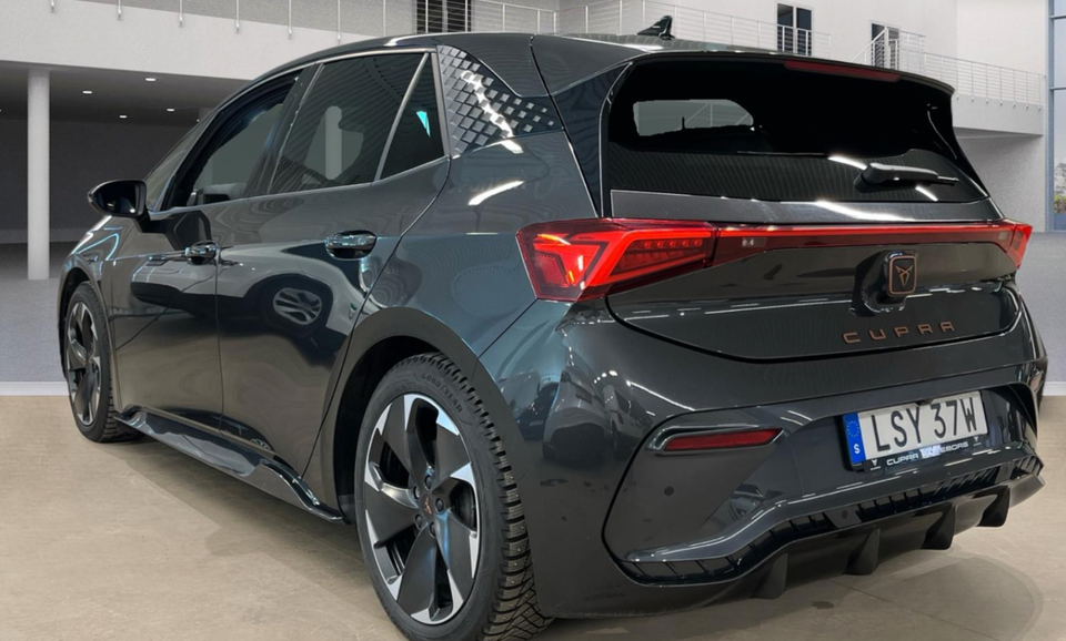 Cupra Born 77 e-Boost Dinamica Pack 5d