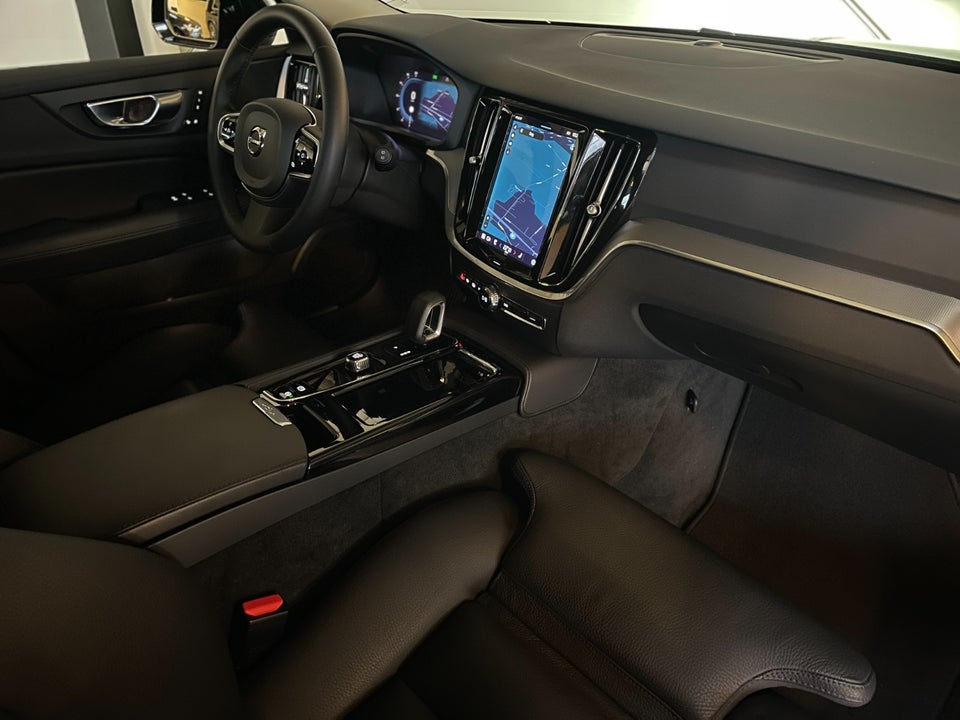 Volvo V60 2,0 T6 ReCharge Plus Dark aut. AWD 5d