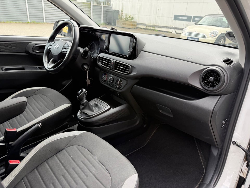 Hyundai i10 1,0 MPi Essential AMT 5d
