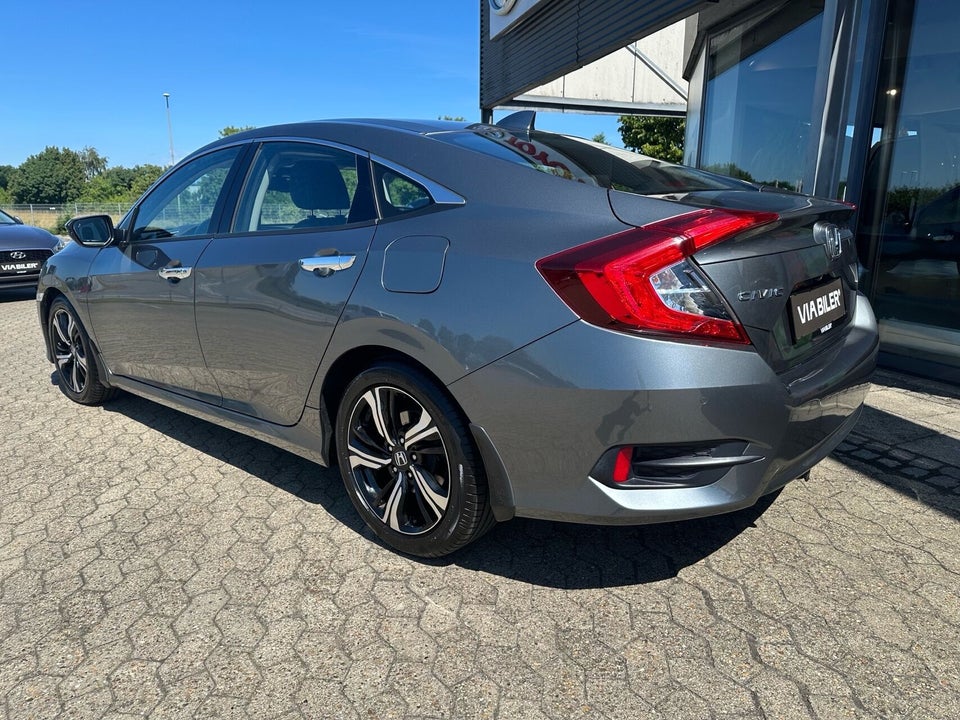 Honda Civic 1,5 VTEC Turbo Executive CVT 5d