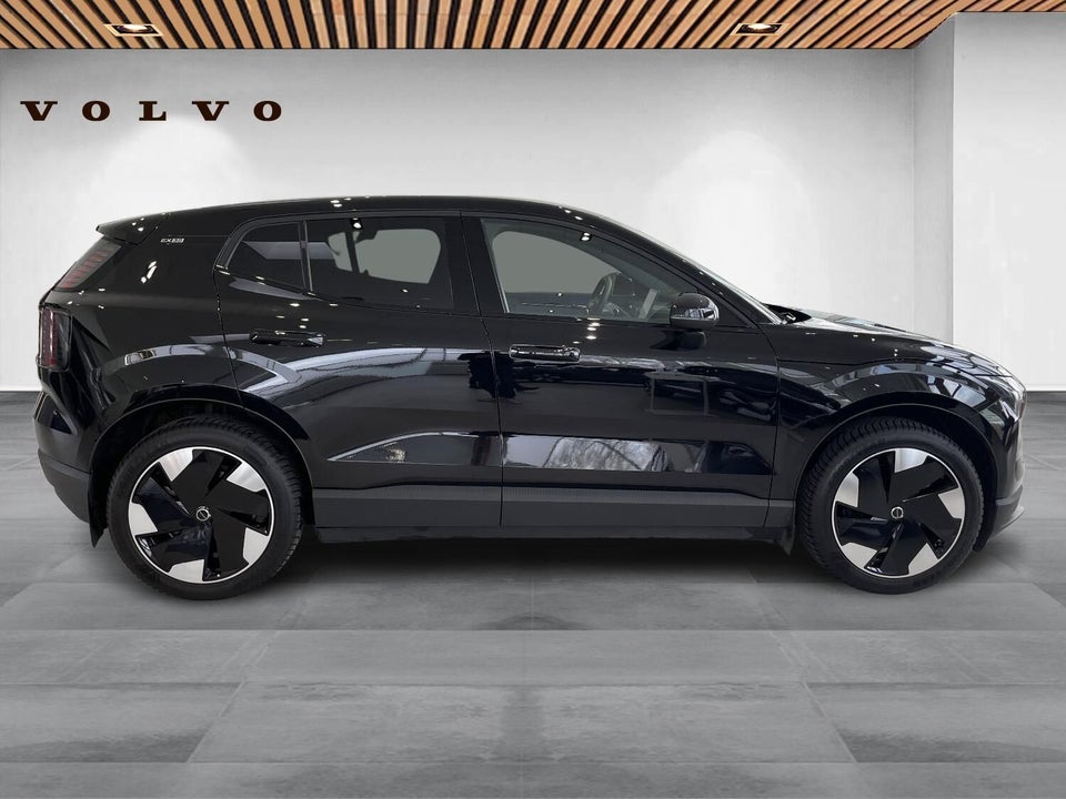 Volvo EX30 Extended Range Plus 5d