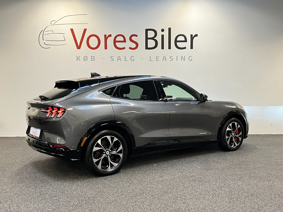 Ford Mustang Mach-E 98 Extended Range AWD 5d