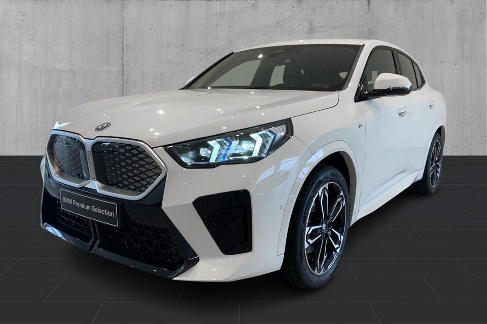 BMW iX2 xDrive30 M-Sport 5d