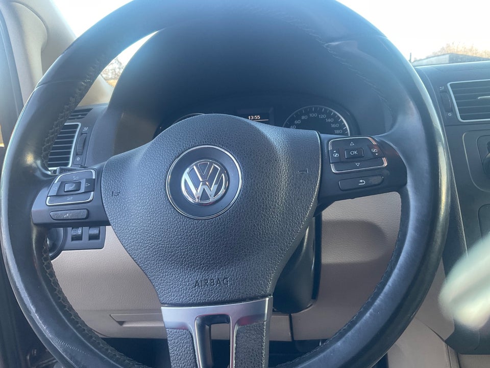 VW Touran 1,6 TDi 105 Comfortline BMT 7prs 5d