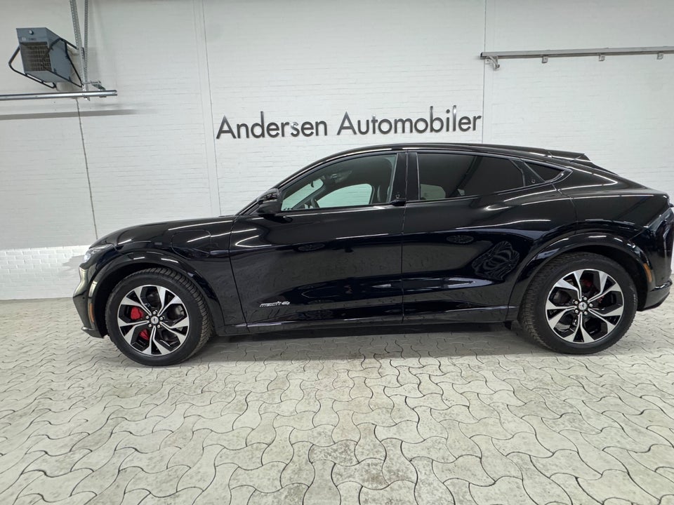 Ford Mustang Mach-E 70 Standard Range AWD 5d