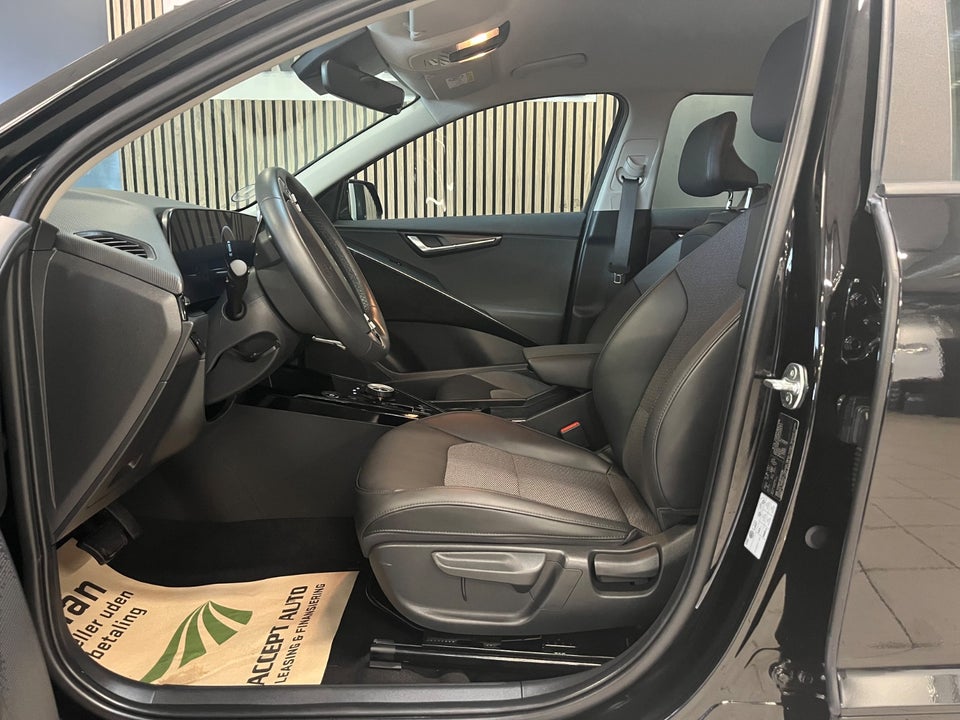 Kia Niro 64 EV Access Plus 5d
