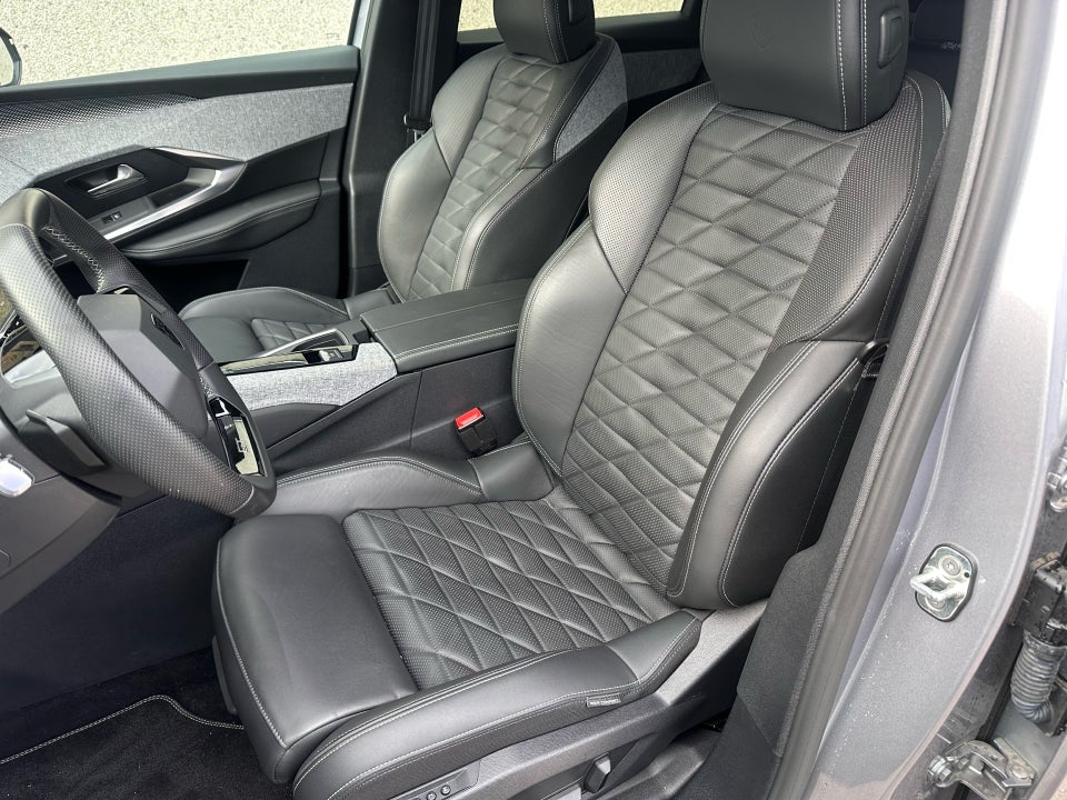 Peugeot e-3008 77 GT Pack 5d