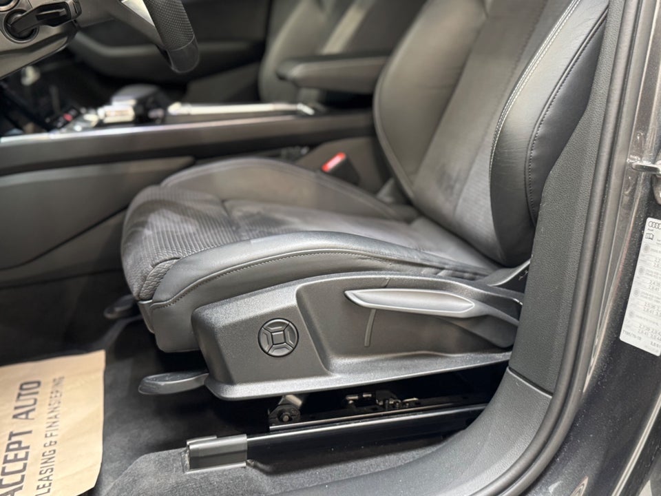 Audi Q8 e-tron 55 S-line quattro 5d