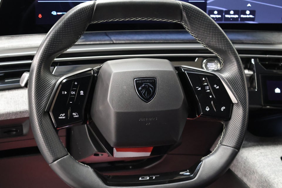 Peugeot e-3008 77 GT 5d