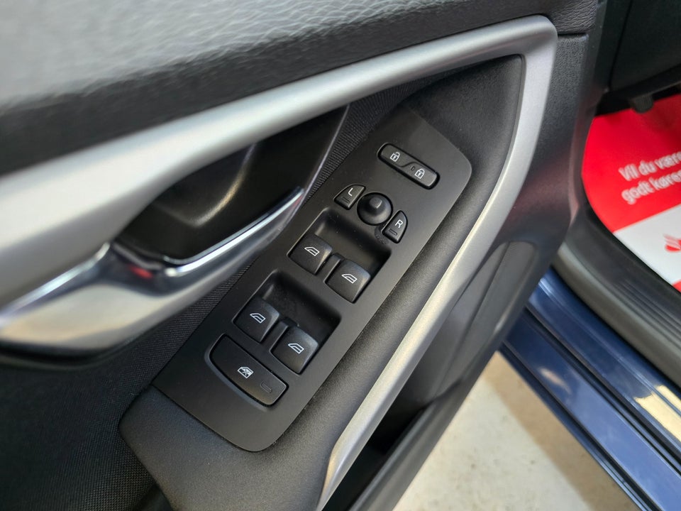 Volvo V40 1,6 D2 115 Kinetic 5d