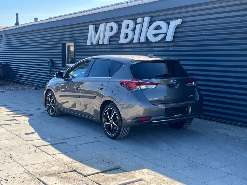 Toyota Auris 1,8 Hybrid H2 Selected CVT 5d