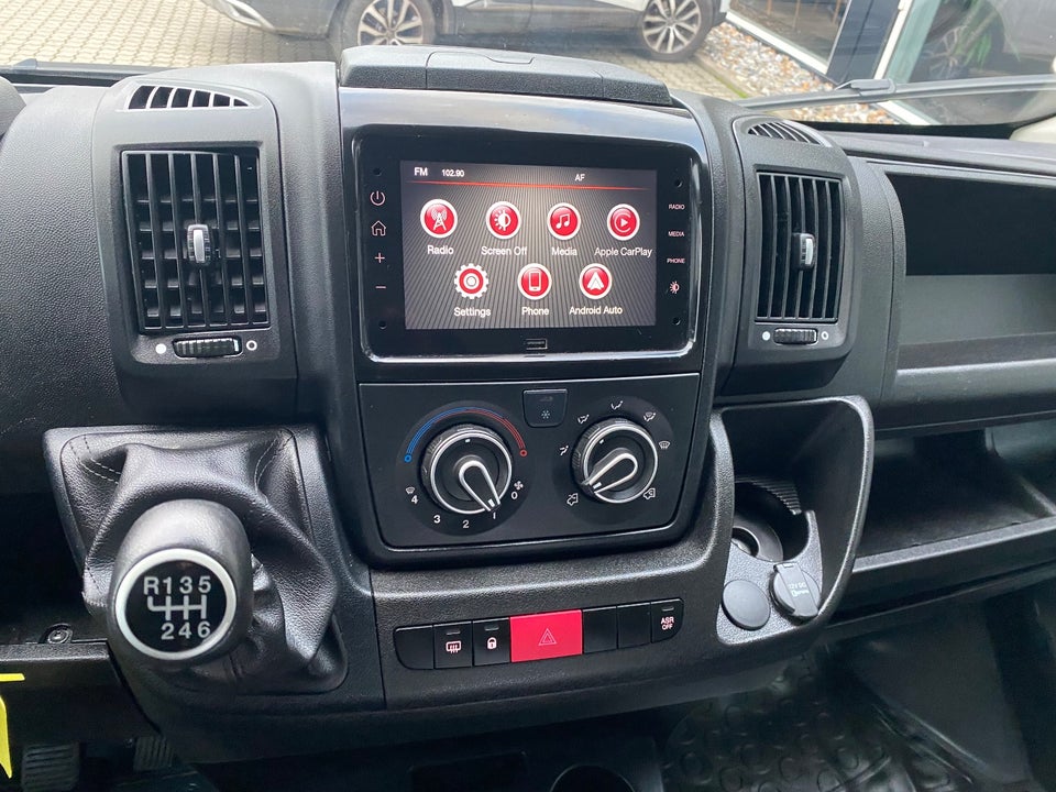 Peugeot Boxer 335 2,2 BlueHDi 140 L2H2 Premium