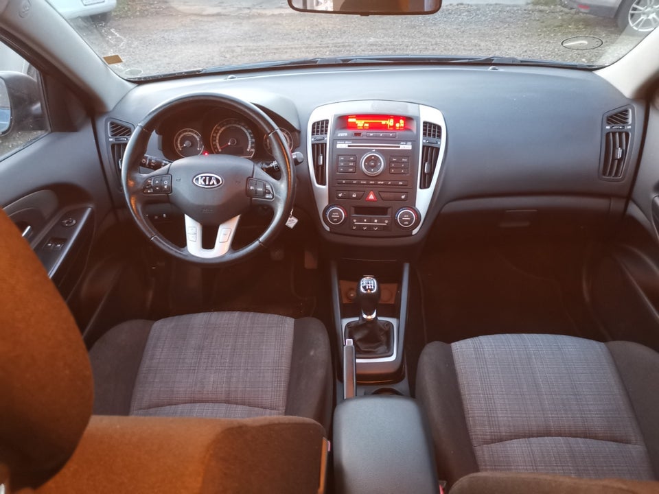 Kia Ceed 1,6 CVVT Active 5d