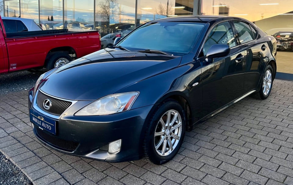 Lexus IS220d 2,2 Komfort 4d