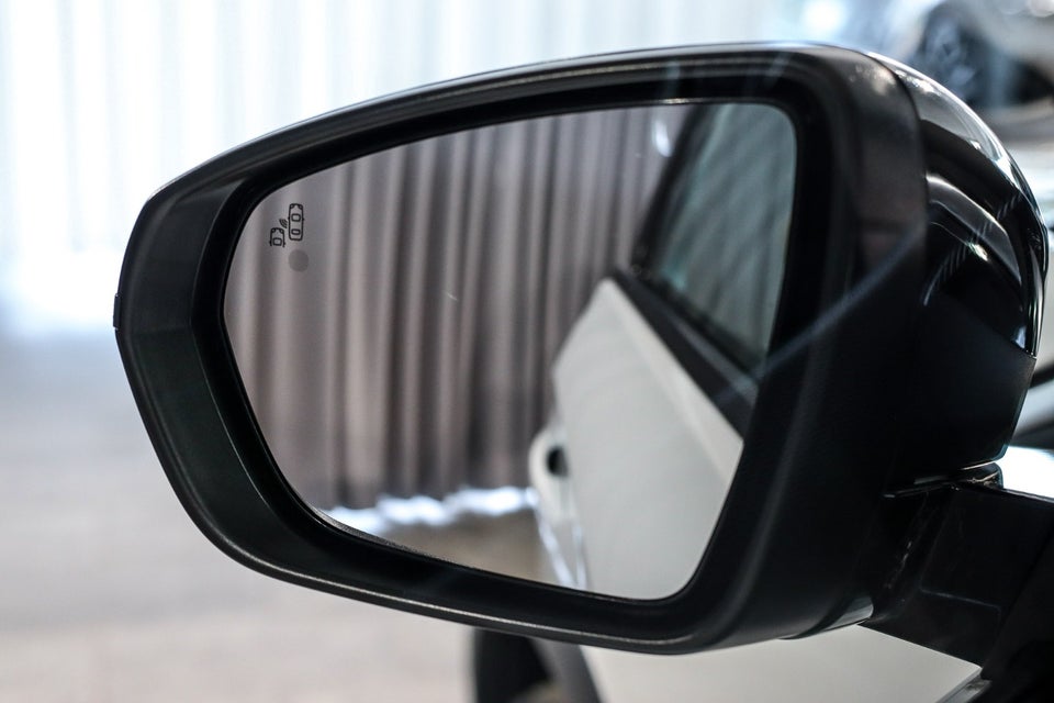 Opel Grandland X 1,6 Hybrid4 Impress aut. 5d