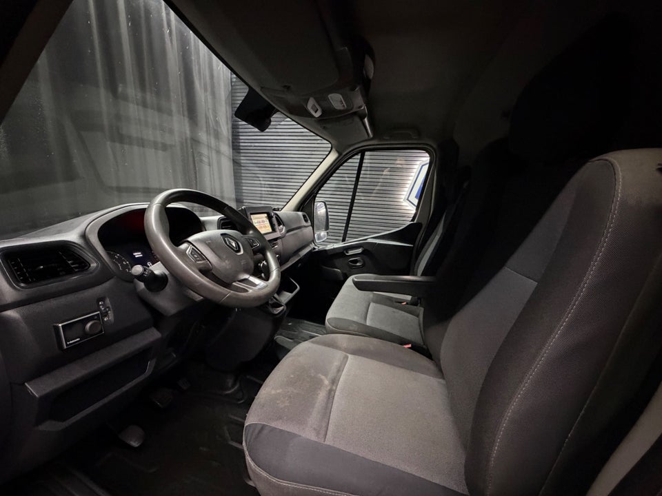 Renault Master III T35 2,3 dCi 145 L3H3 Kassevogn RWD