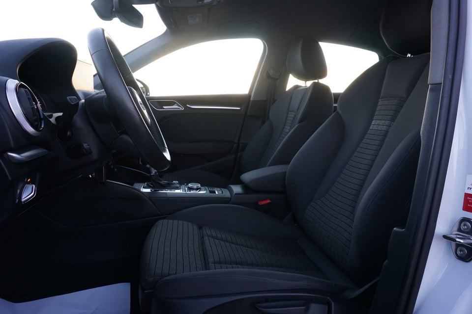 Audi A3 35 TFSi Sport Limited S-tr. 4d