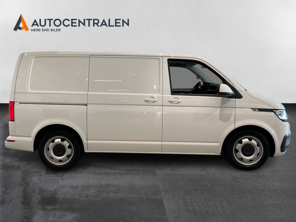 VW Transporter 2,0 TDi 204 Kassevogn DSG kort