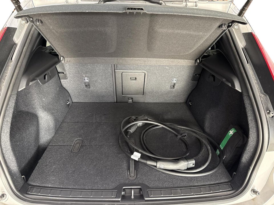 Volvo EX40 Extended Range Plus 5d