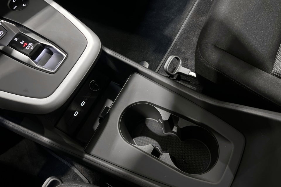 Audi Q4 e-tron 40 Progress 5d