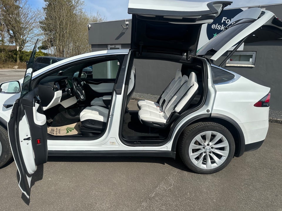 Tesla Model X 90D 5d