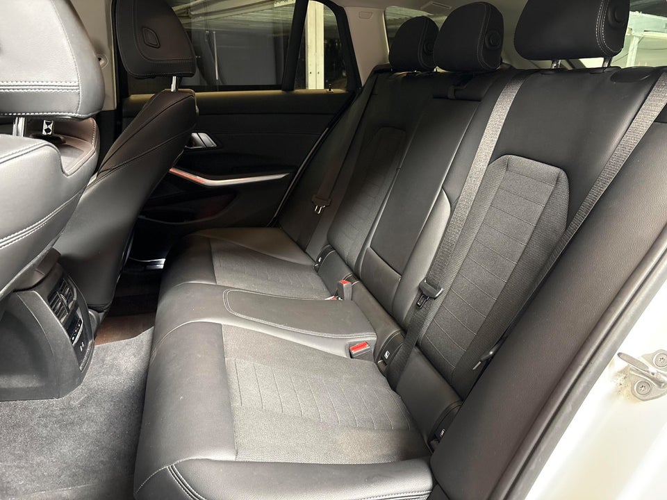 BMW 330e 2,0 Touring aut. 5d