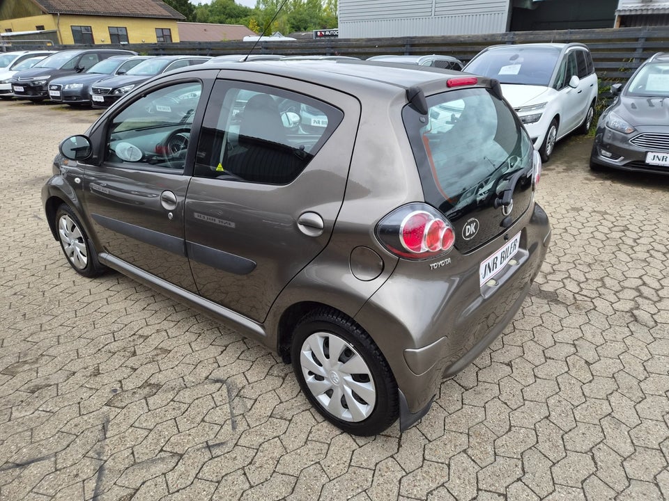 Toyota Aygo 1,0 VVT-i T1 5d