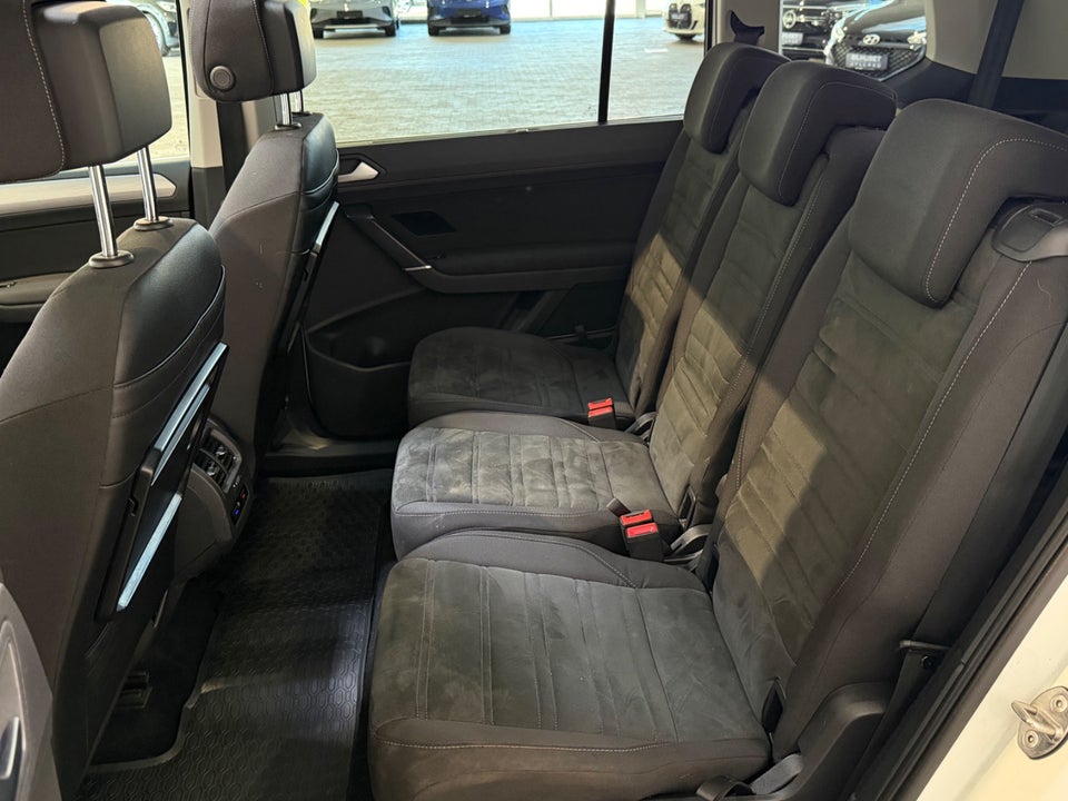 VW Touran 2,0 TDi 150 Highline DSG 7prs 5d