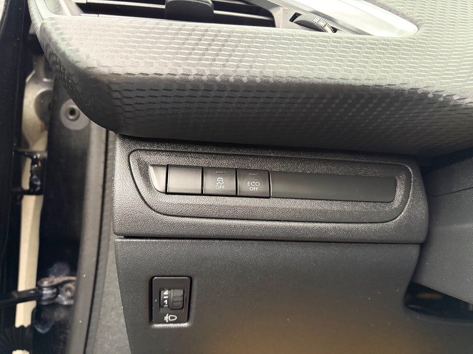 Peugeot 2008 1,6 BlueHDi 100 Chili 5d