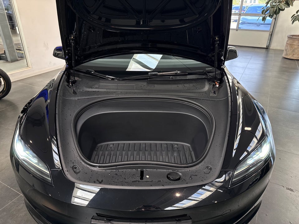 Tesla Model 3 RWD 4d