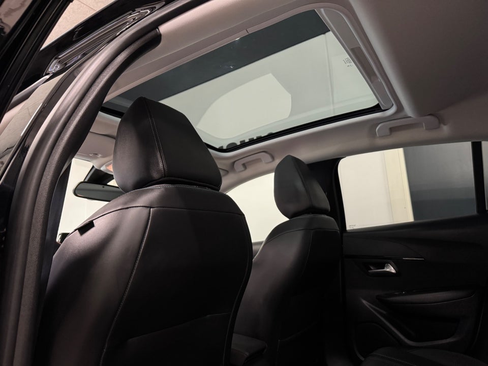 Peugeot 208 1,2 PureTech 100 Allure Sky 5d