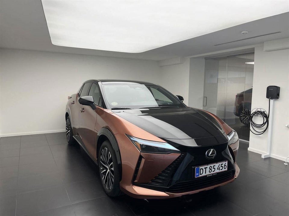 Lexus RZ450e Luxury 5d