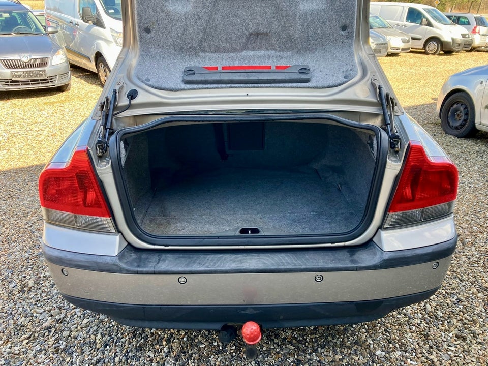 Volvo S60 2,4 140 4d