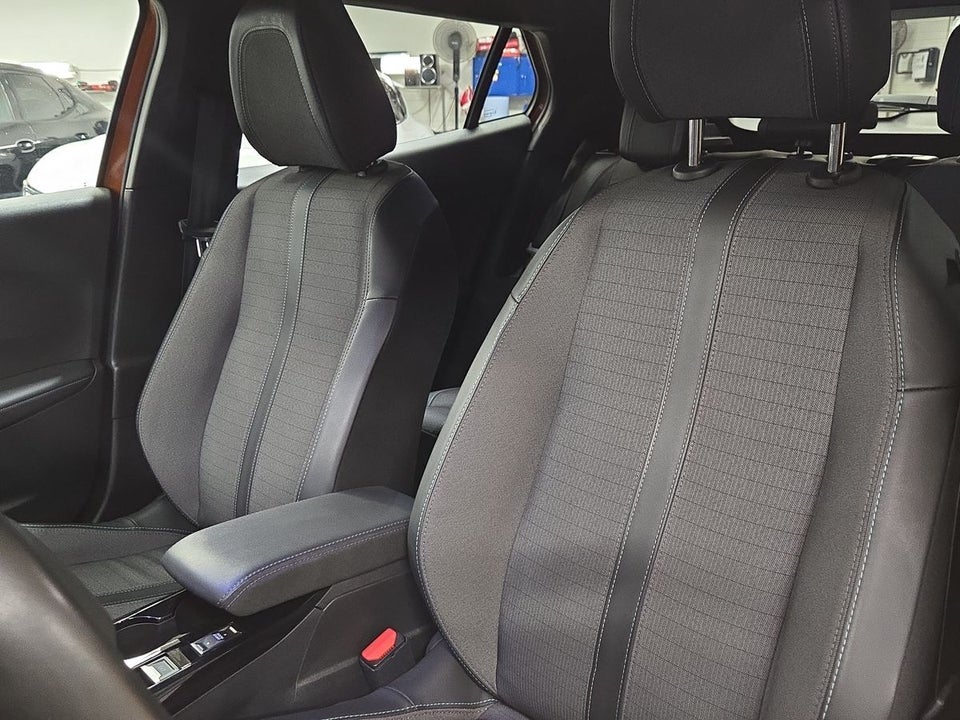 Peugeot e-2008 50 Allure 5d