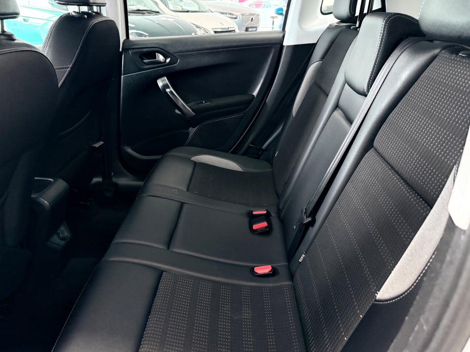 Peugeot 2008 1,6 BlueHDi 100 Allure 5d
