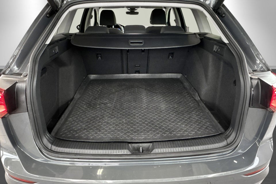 VW Golf VIII 1,5 eTSi 150 Style Variant DSG 5d